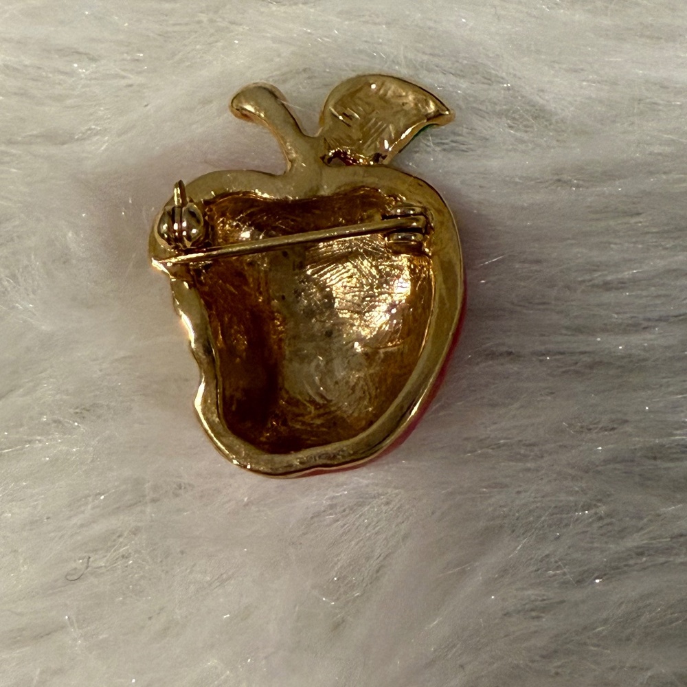 Premier Designs Rhinestone Apple Brooch - Picture 3 of 4